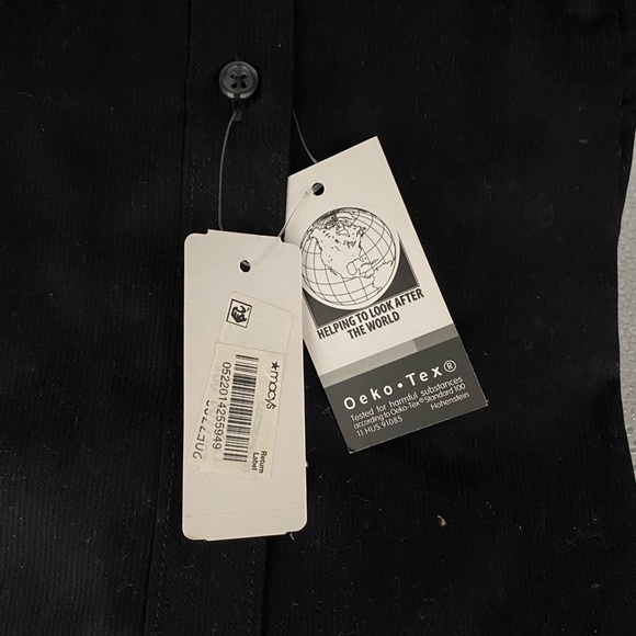 VanHeusen Men’s Button Down Dress Shirt - Picture 3 of 5